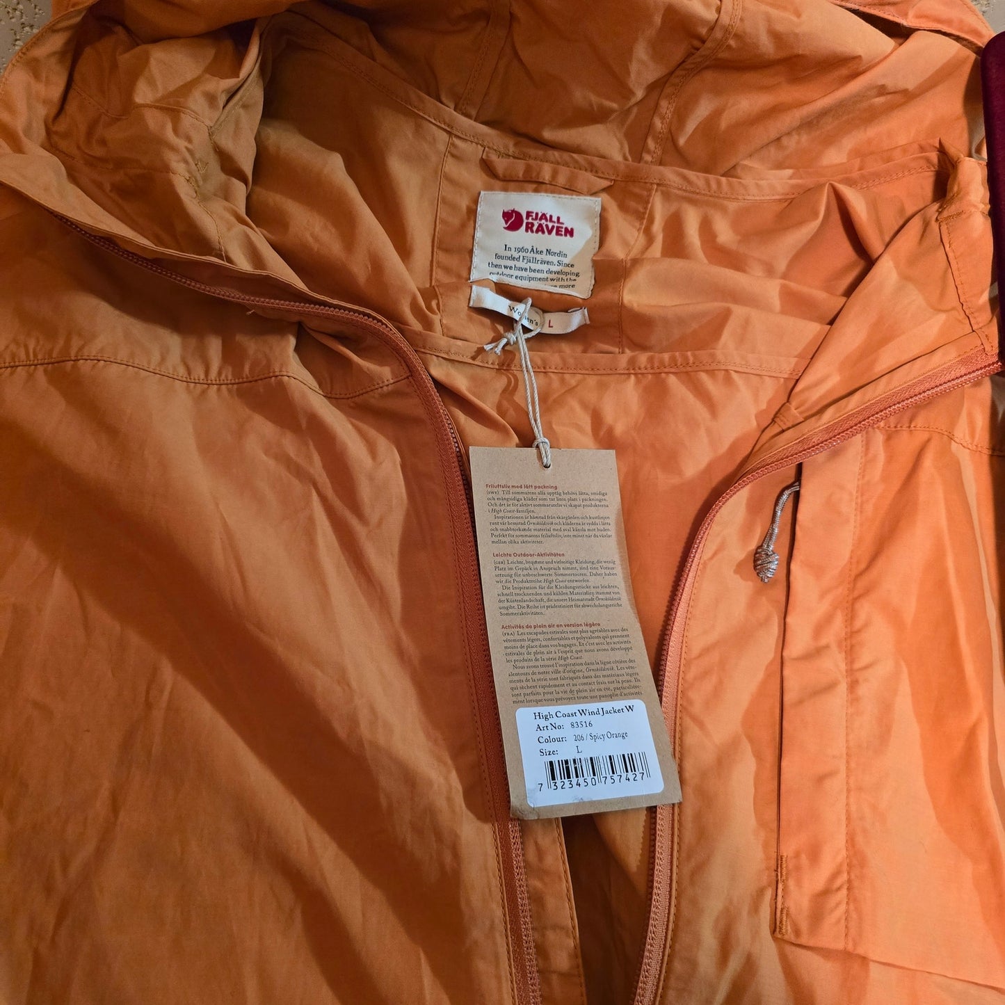 Fjällräven High Coast Wind Jacket in Spicy Orange - Size Large