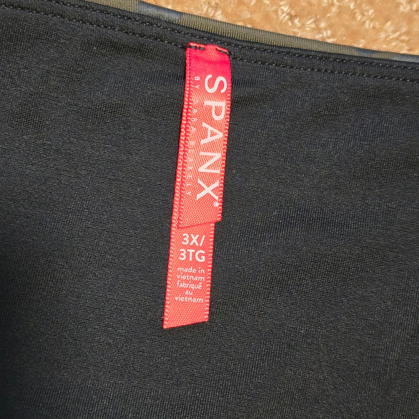 SPANX Faux Leather Camo Leggings - Size 3X