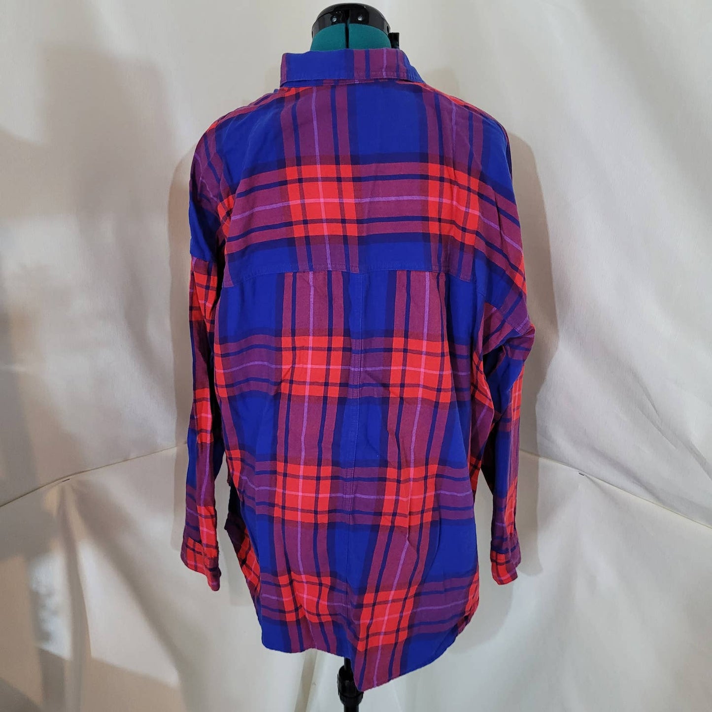 Old Navy Blue and Red Plaid Boyfriend Shirt - Size Extra Large