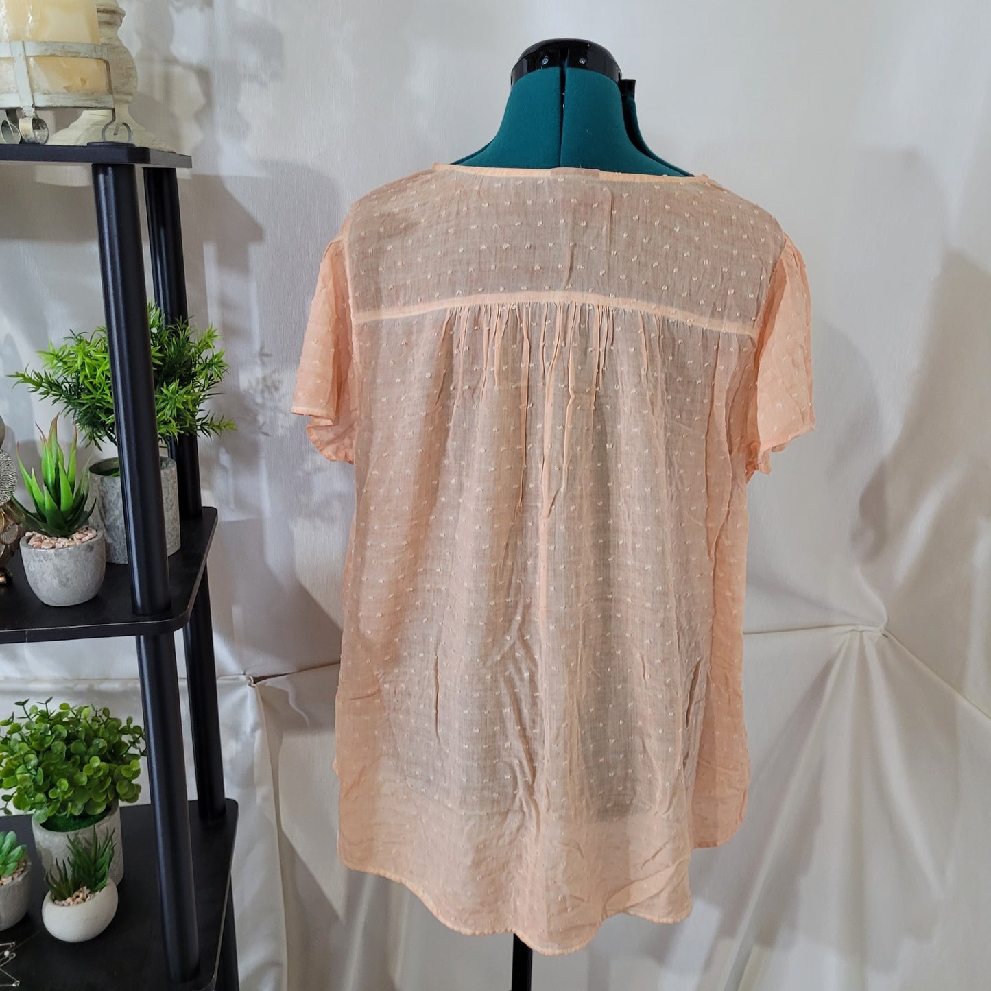 Torrid Peach Swiss Dot Smocked Top - Size Large