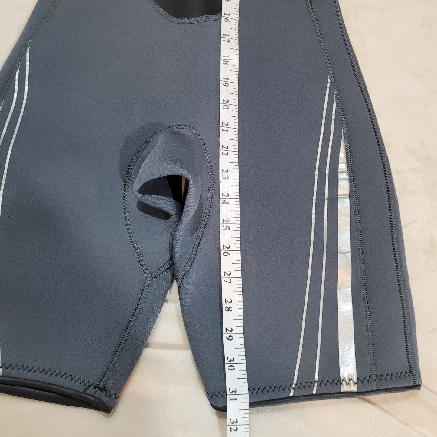 Body Glove Gray and Dark Pink Wetsuit - Size 7 /8