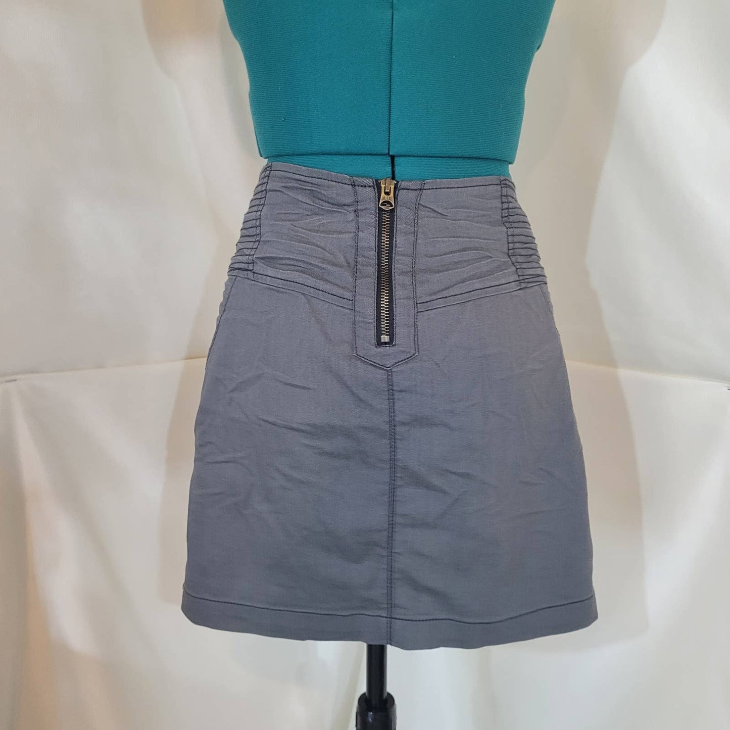 Armani Exchange Gray Mini Skirt with Decorative Zippers - Size 6