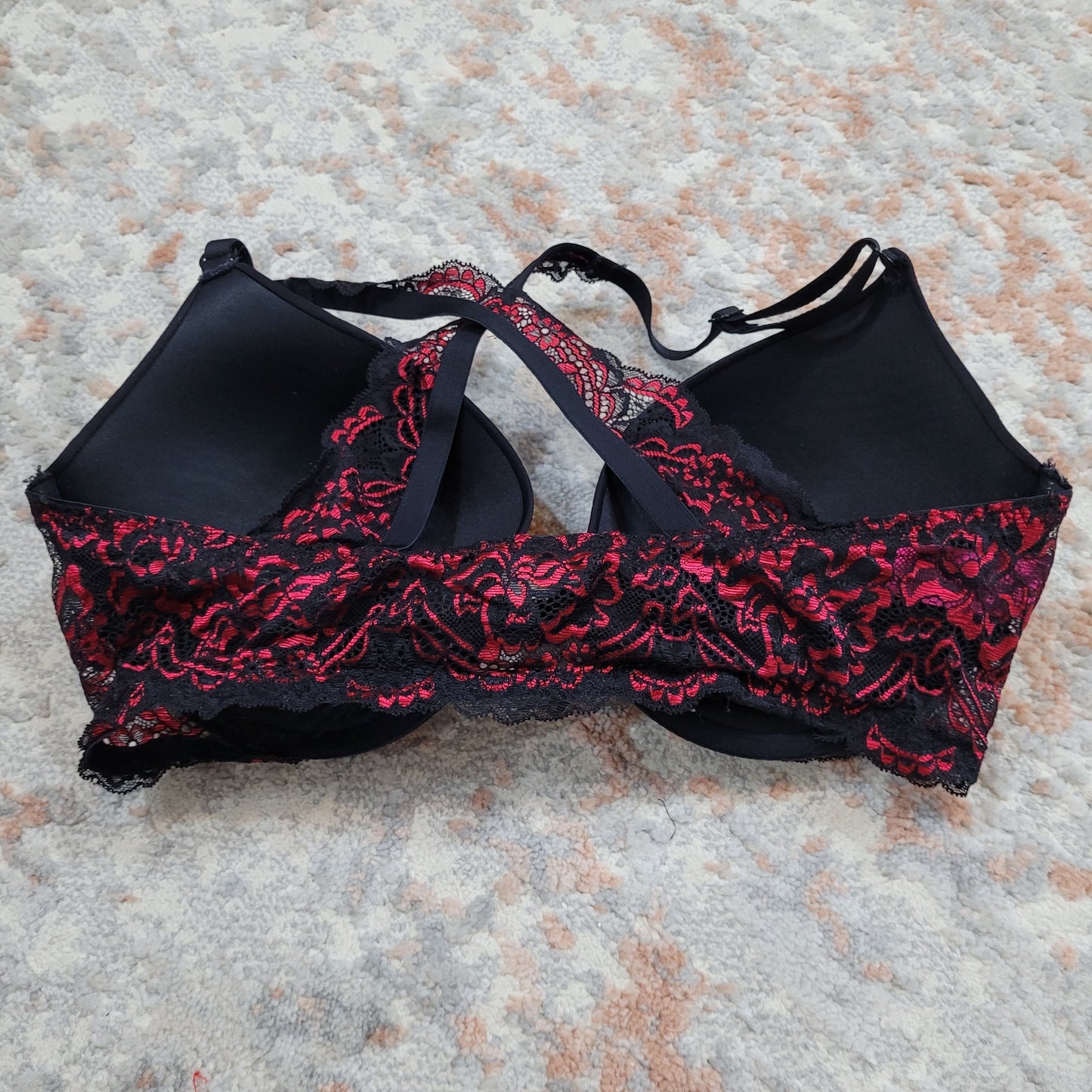 La Senza Black Push Up Bra with Red Lace - Size 36D