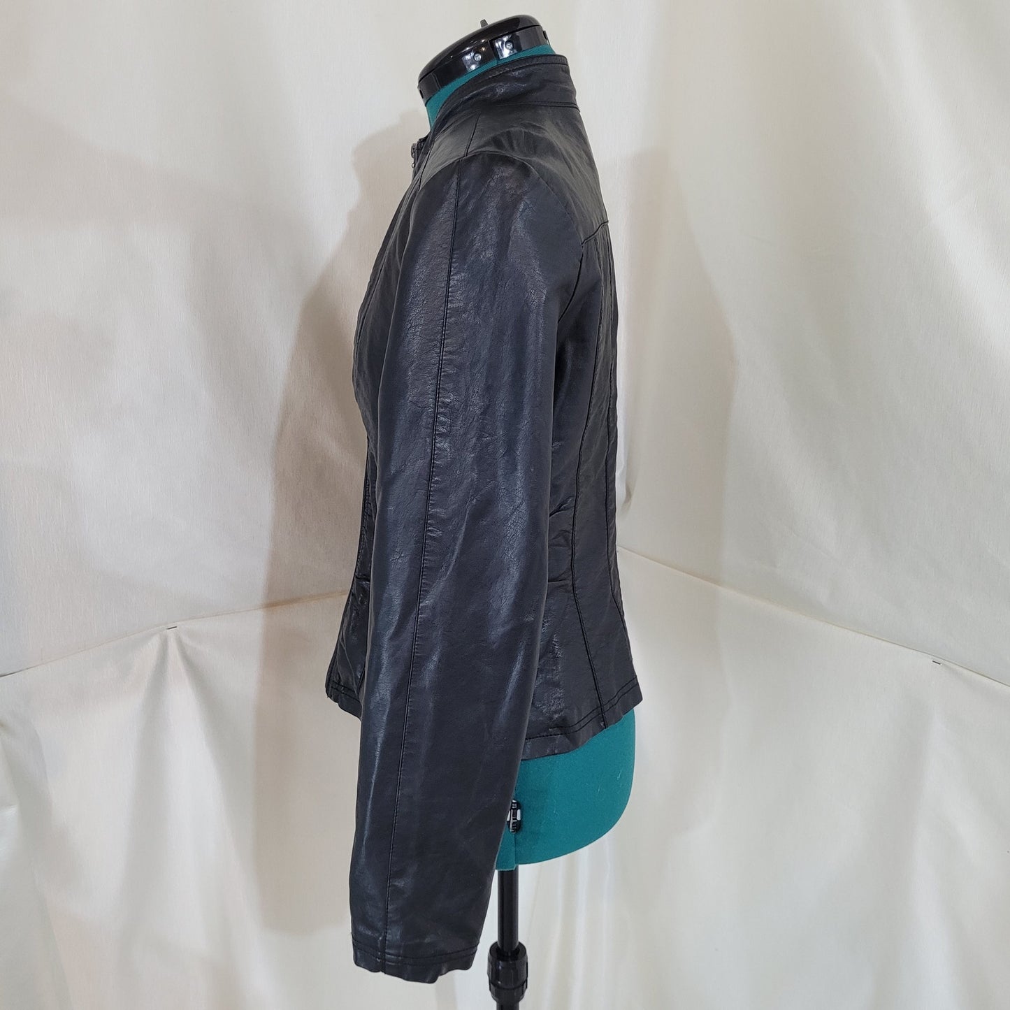 Le Chateau Black Faux Leather Jacket - Size Medium