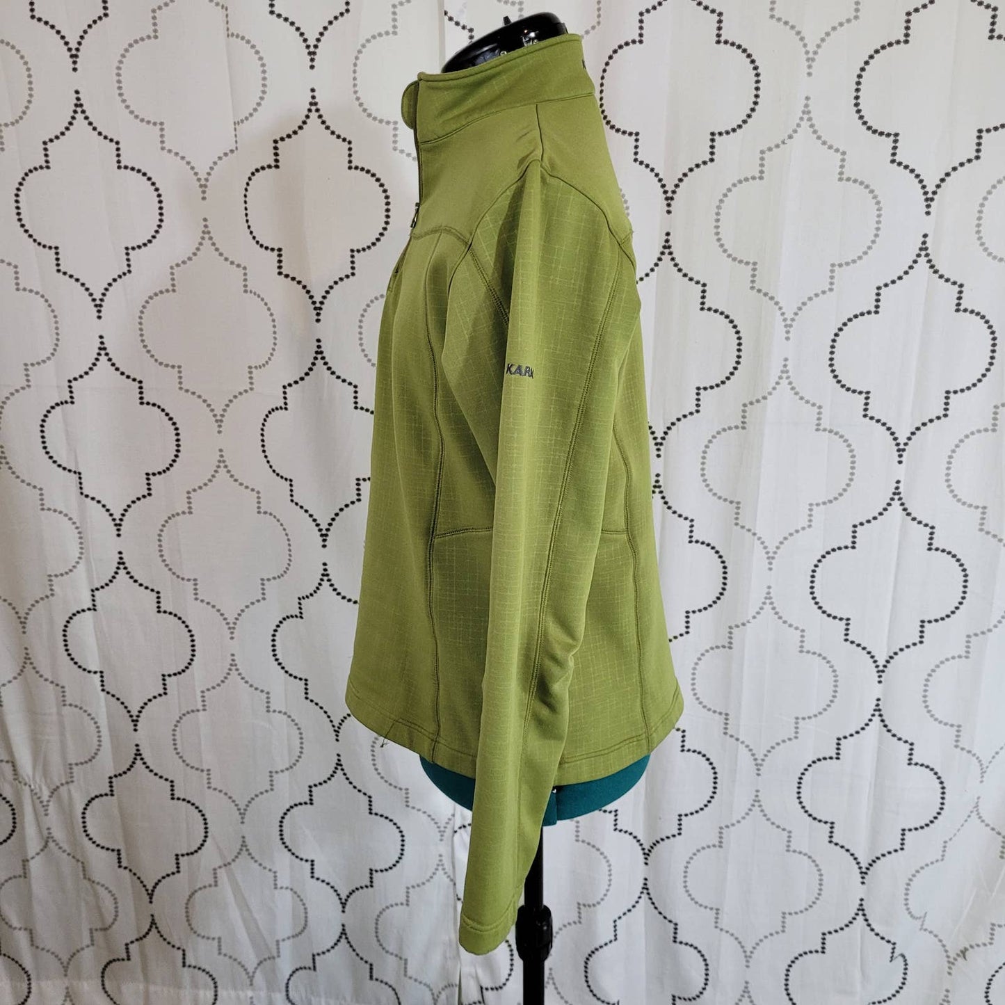 Karbon Green Softshell Sweater - Size Medium
