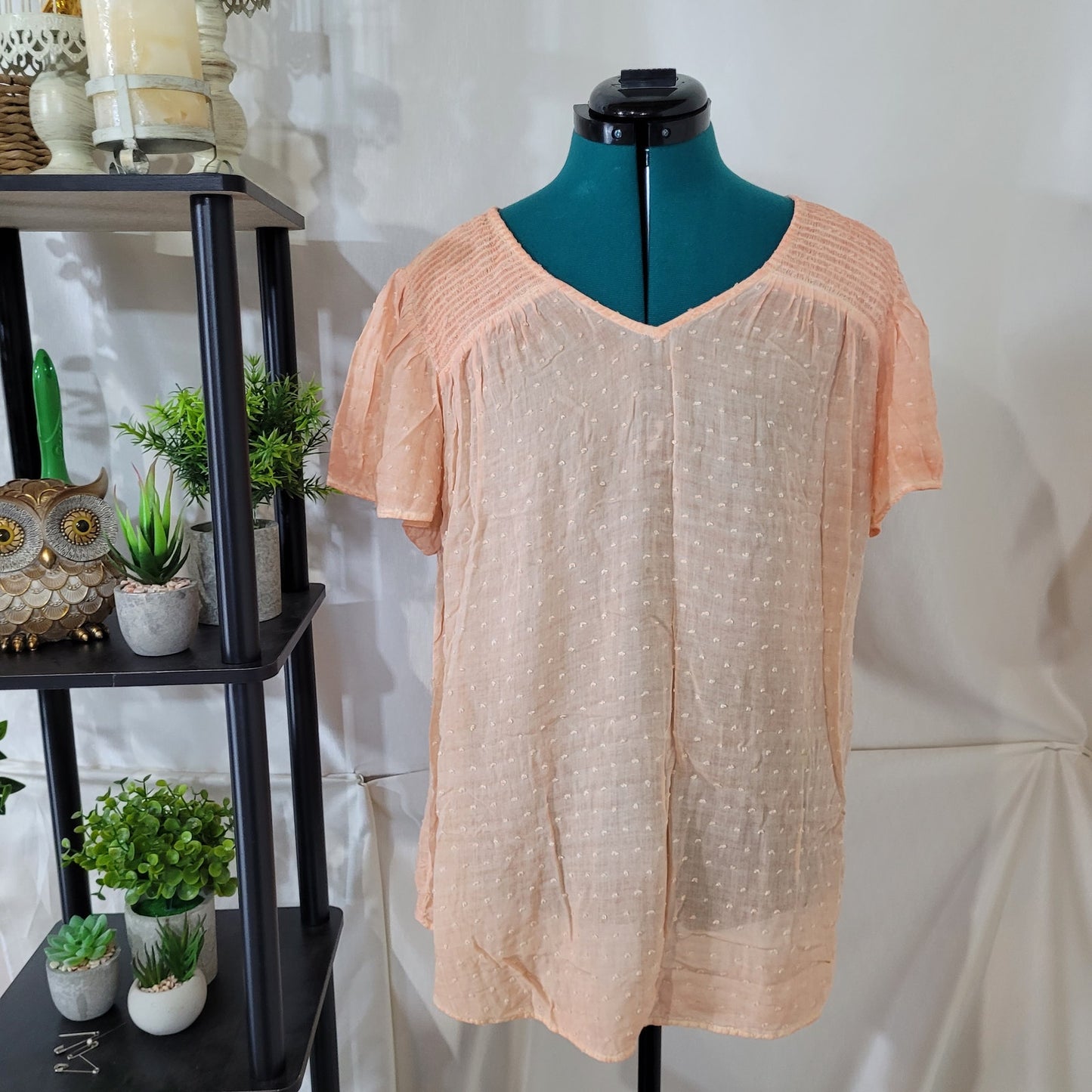 Torrid Peach Swiss Dot Smocked Top - Size Large