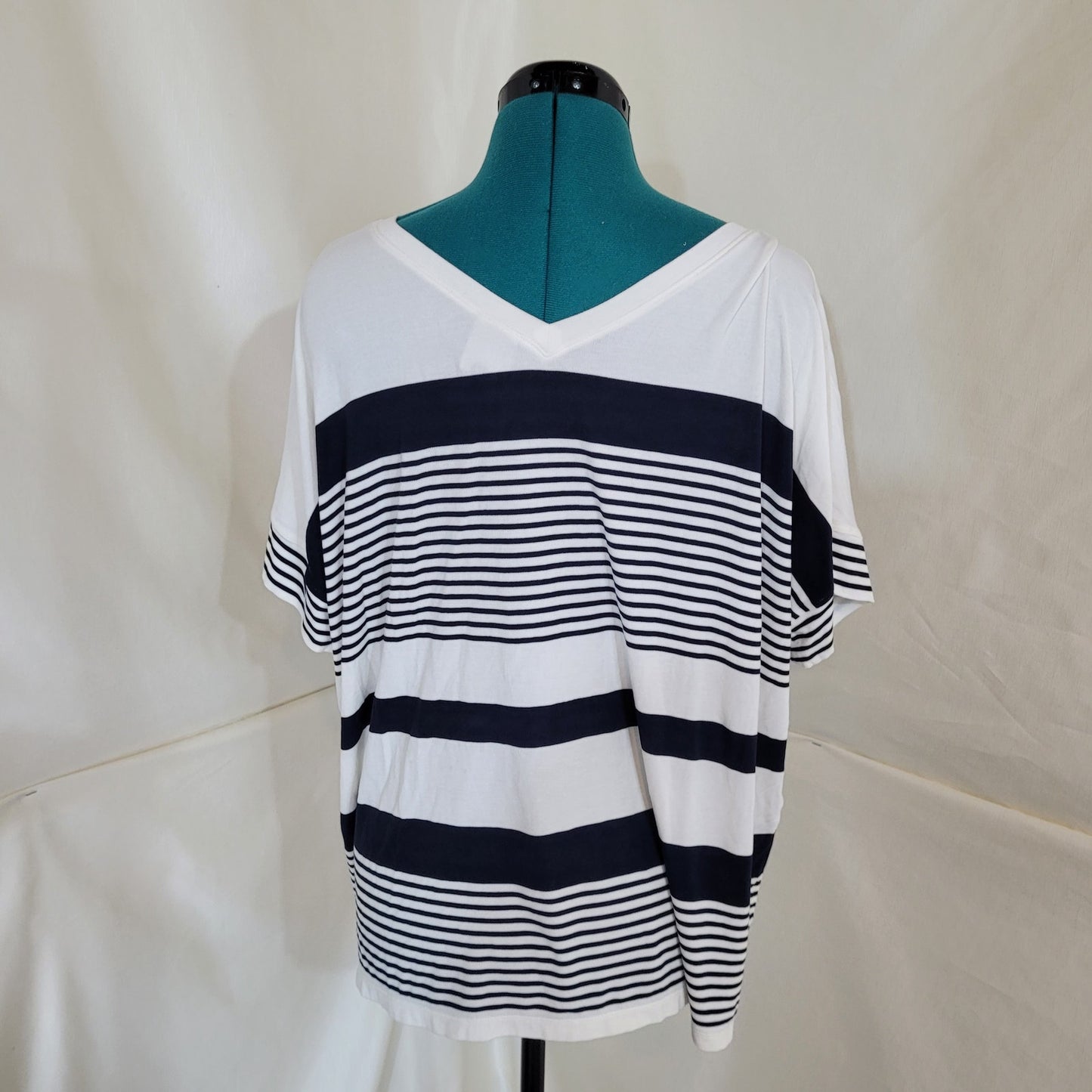 Cabi Sailor Nautical Navy White French Stripe Sailor Dolman V-Neck Tee - Medium