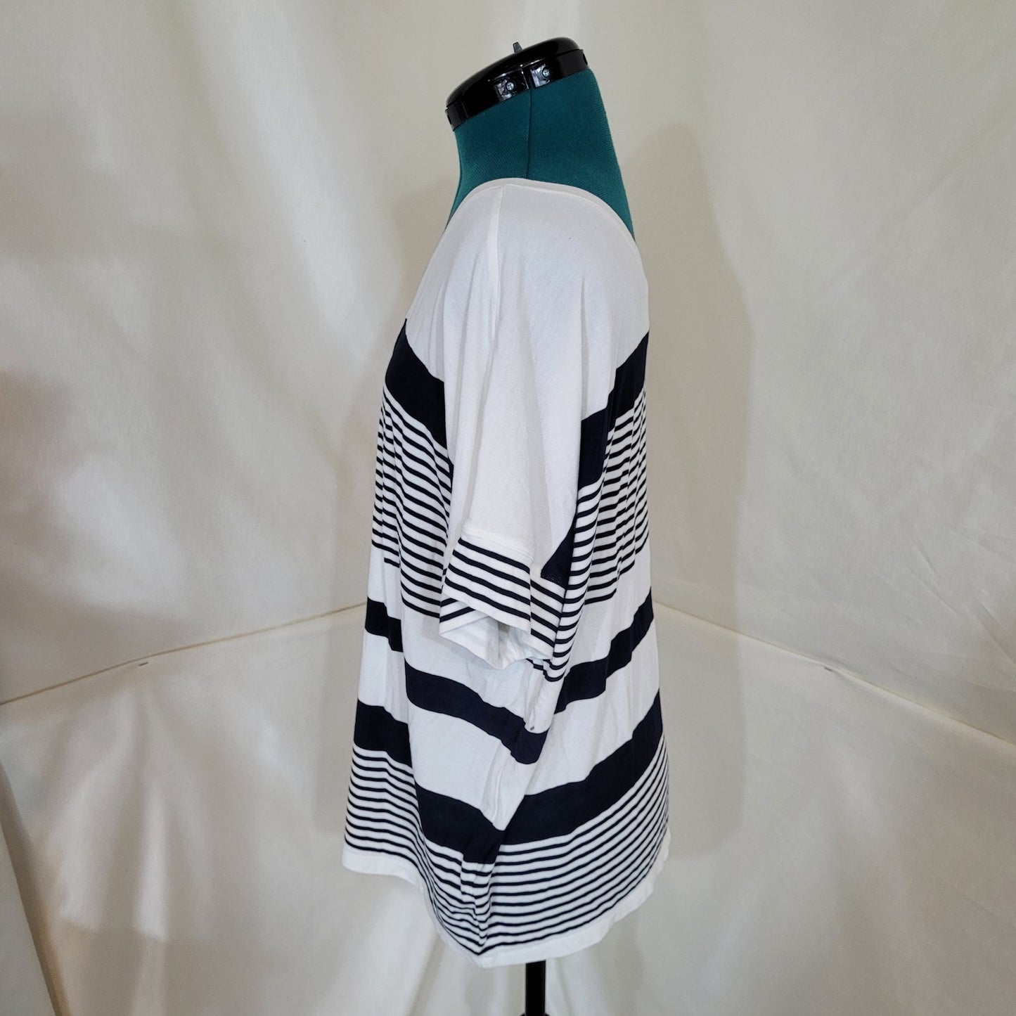 Cabi Sailor Nautical Navy White French Stripe Sailor Dolman V-Neck Tee - Medium