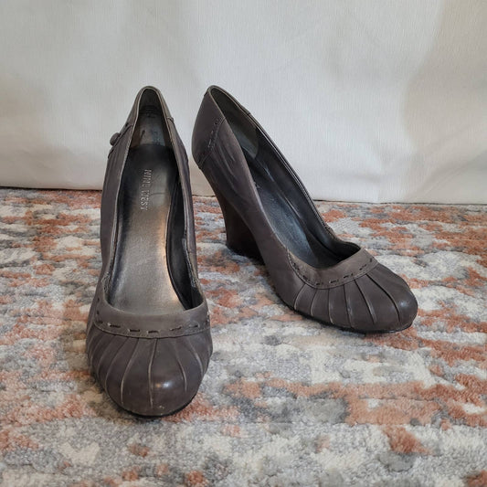 Nine West Hot n New Gray Leather Heels Wooden Wedge - Size 7.5
