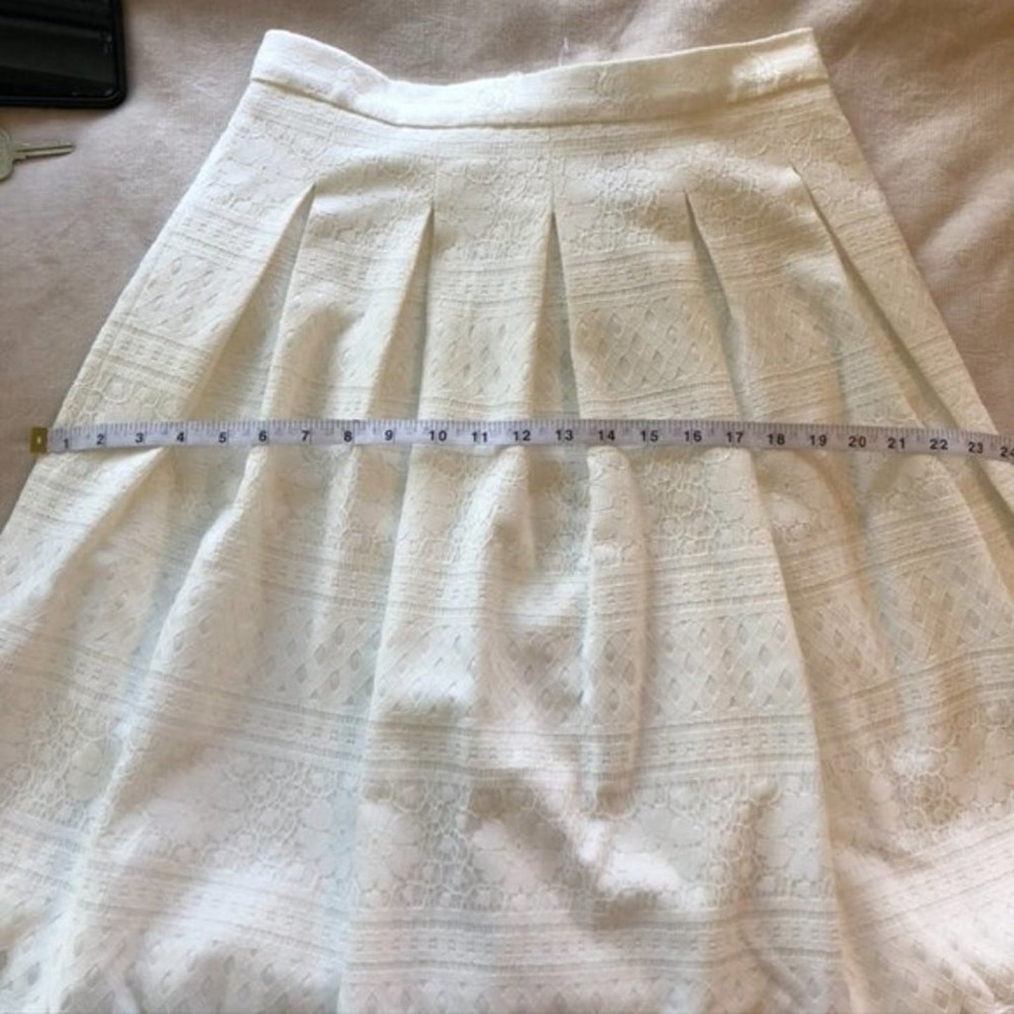 Le Chateau White Lace Flared A-Line Skirt - Size 8