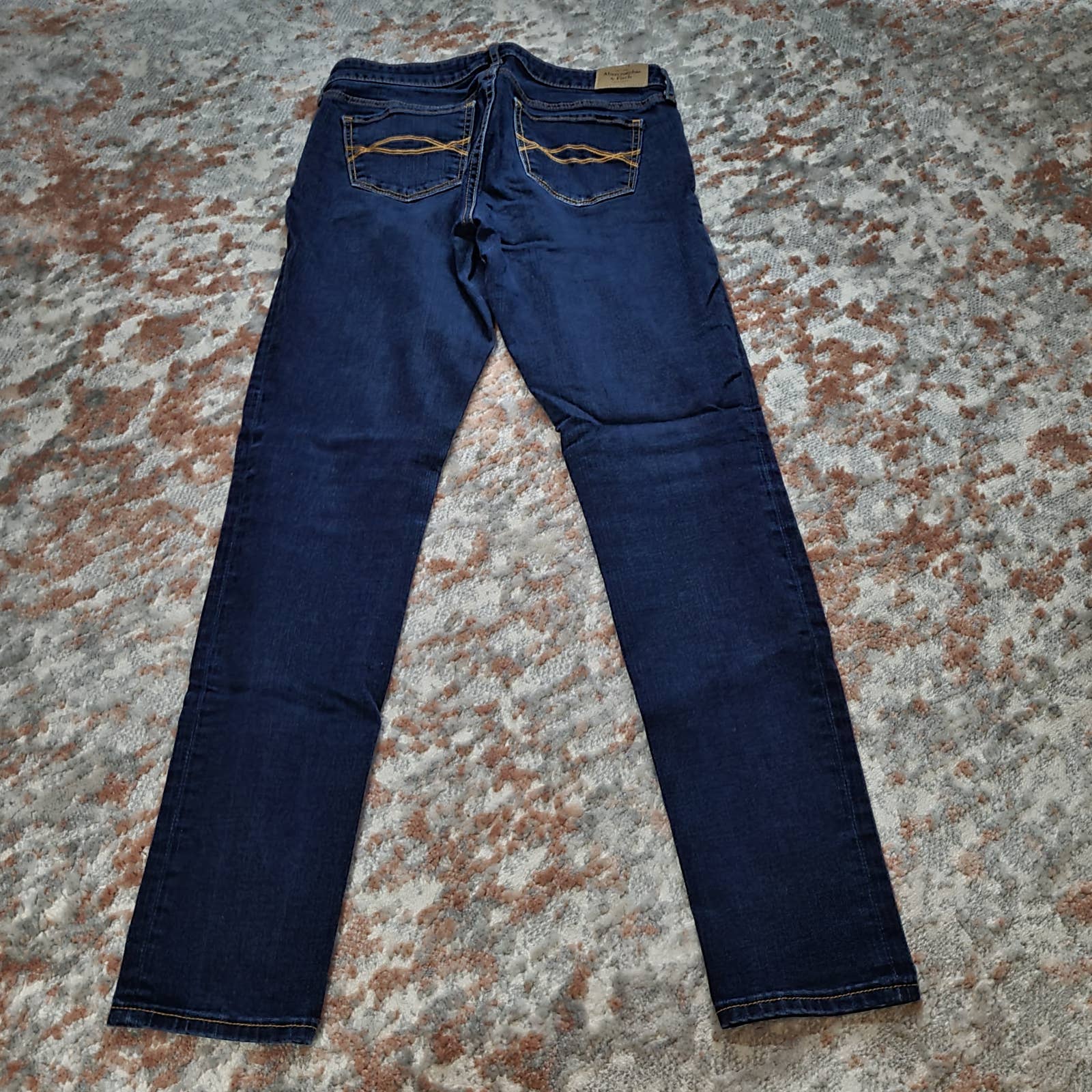 Abercrombie & Fitch Dark Wash Jeans - Size 28Markita's ClosetAbercrombie & Fitch
