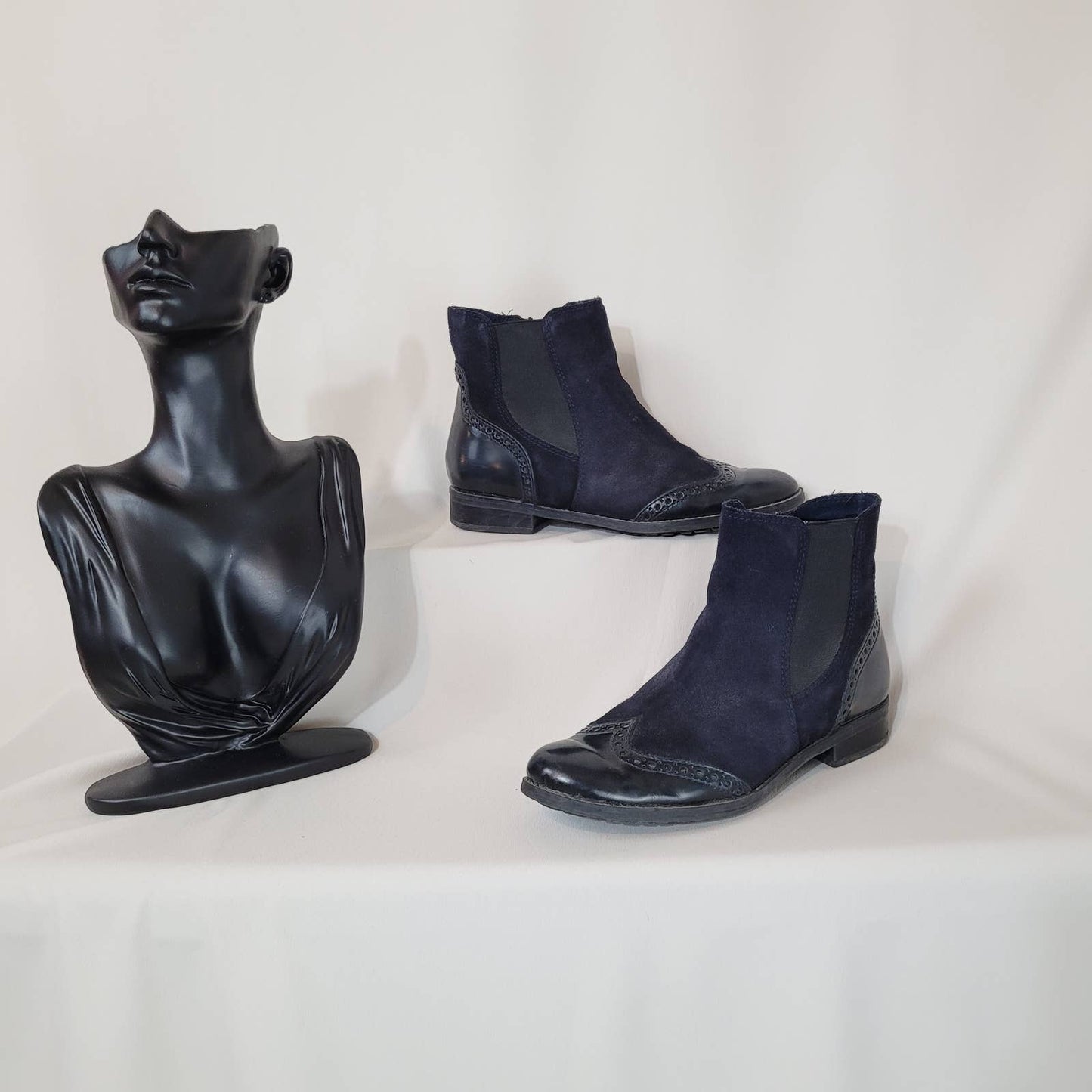Ateliers Black Patent Leather & Suede Ankle Booties with Brogue Detailing - 37Markita's ClosetAteliers