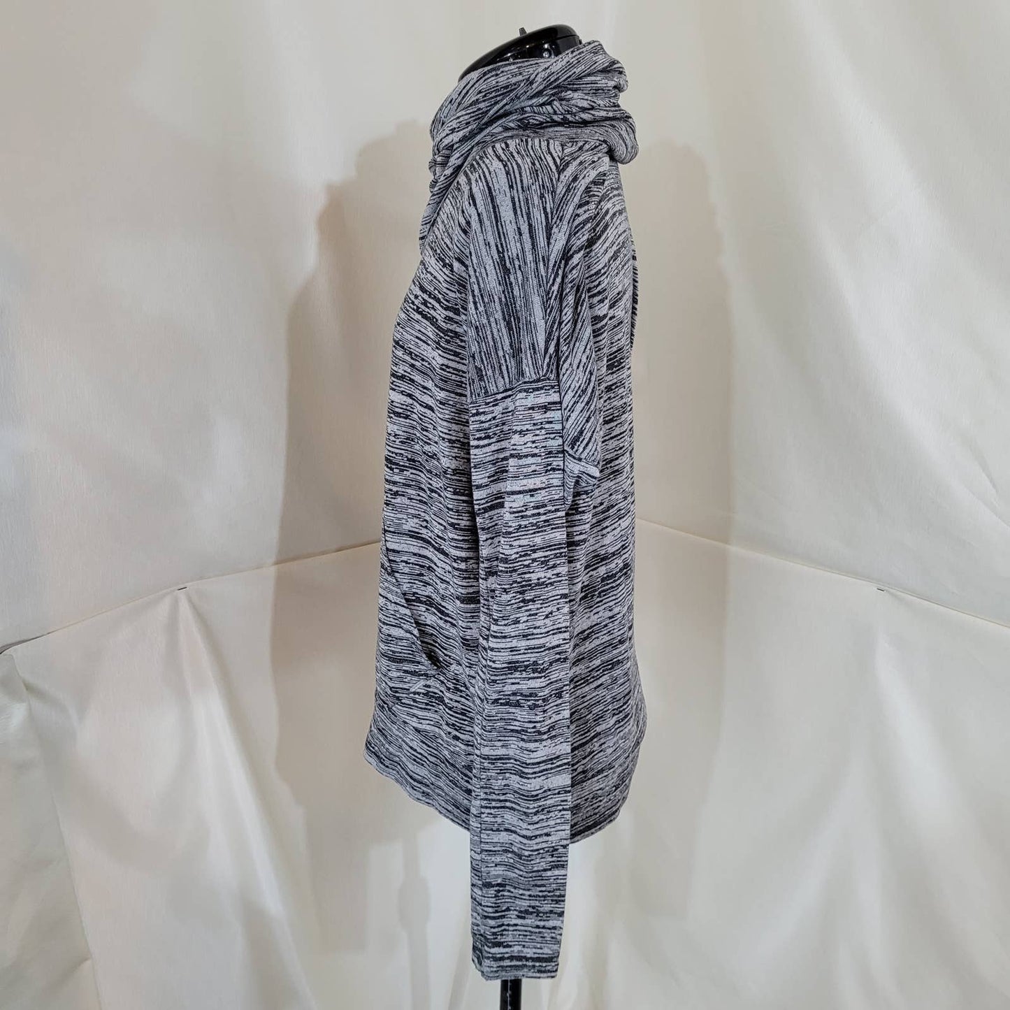 Bench Heathered Gray Cowl Neck Sweater - Size Extra LargeMarkita's ClosetBench