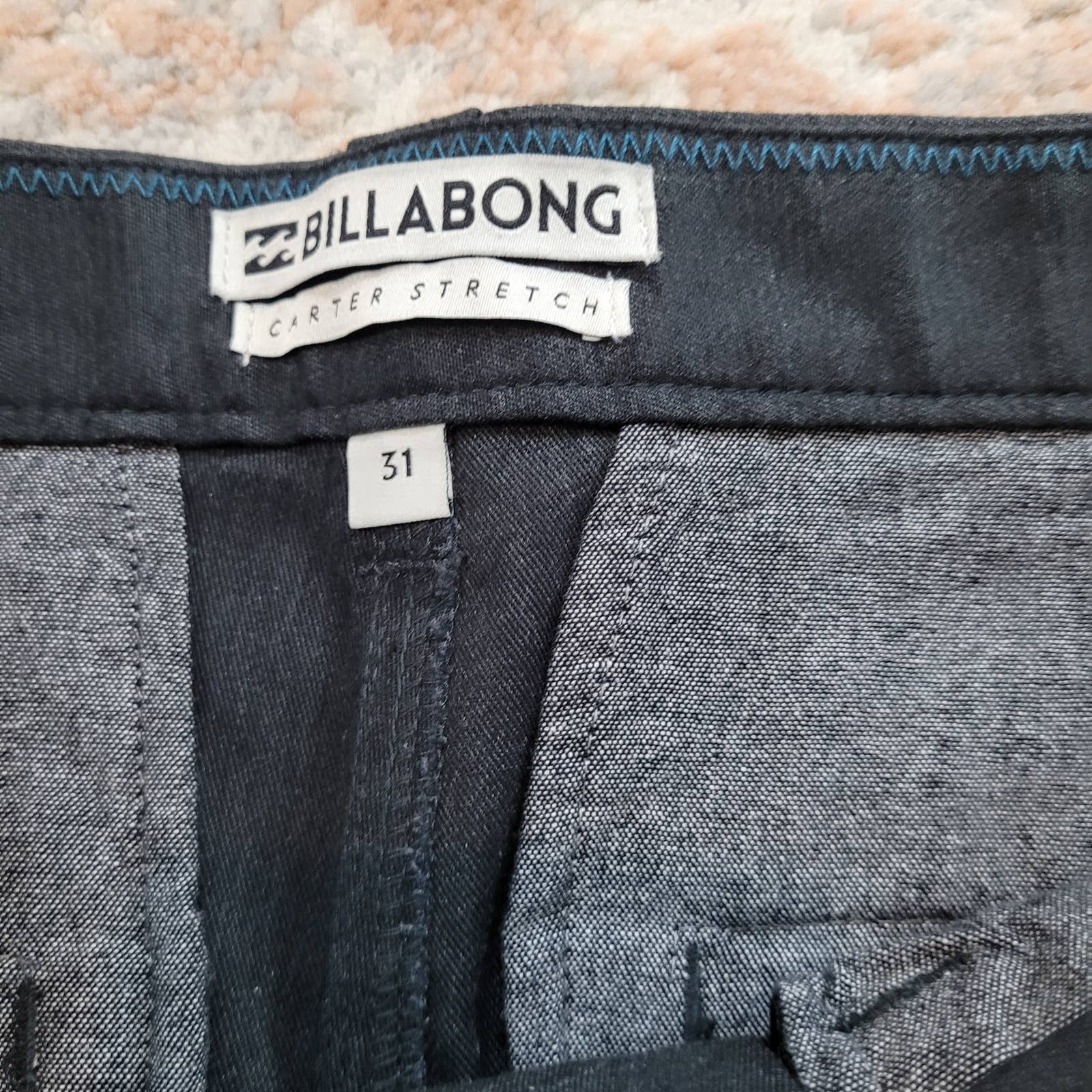 Billabong Carter Stretch Shorts - Size 31Markita's ClosetBillbong