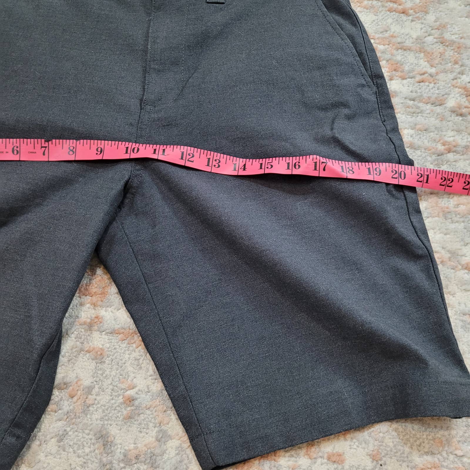 Billabong Carter Stretch Shorts - Size 31Markita's ClosetBillbong
