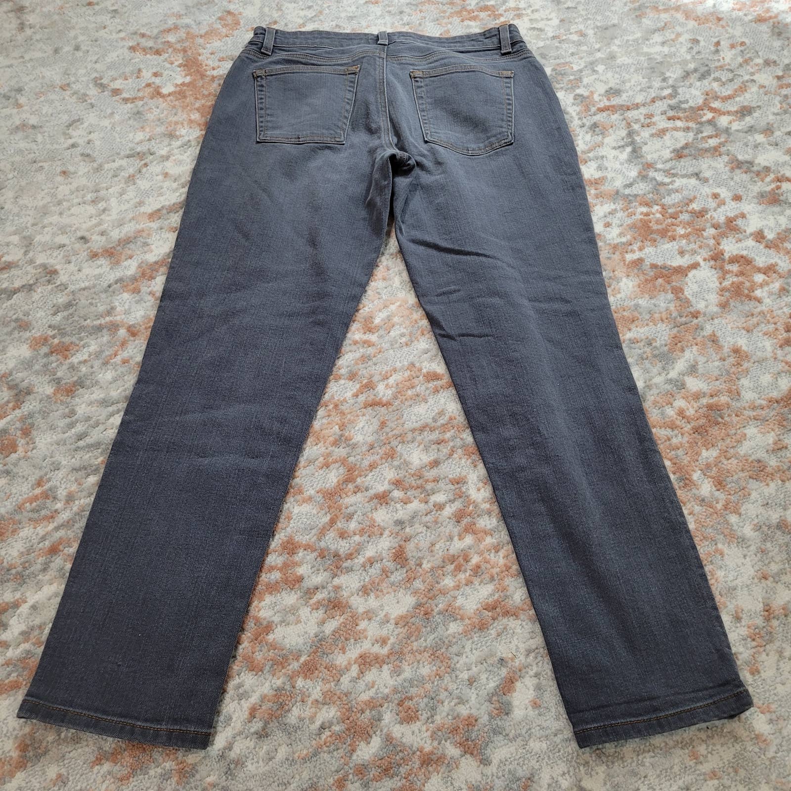 Eileen Fisher Light Gray Wash Jeans - Size 4Markita's ClosetEileen Fisher
