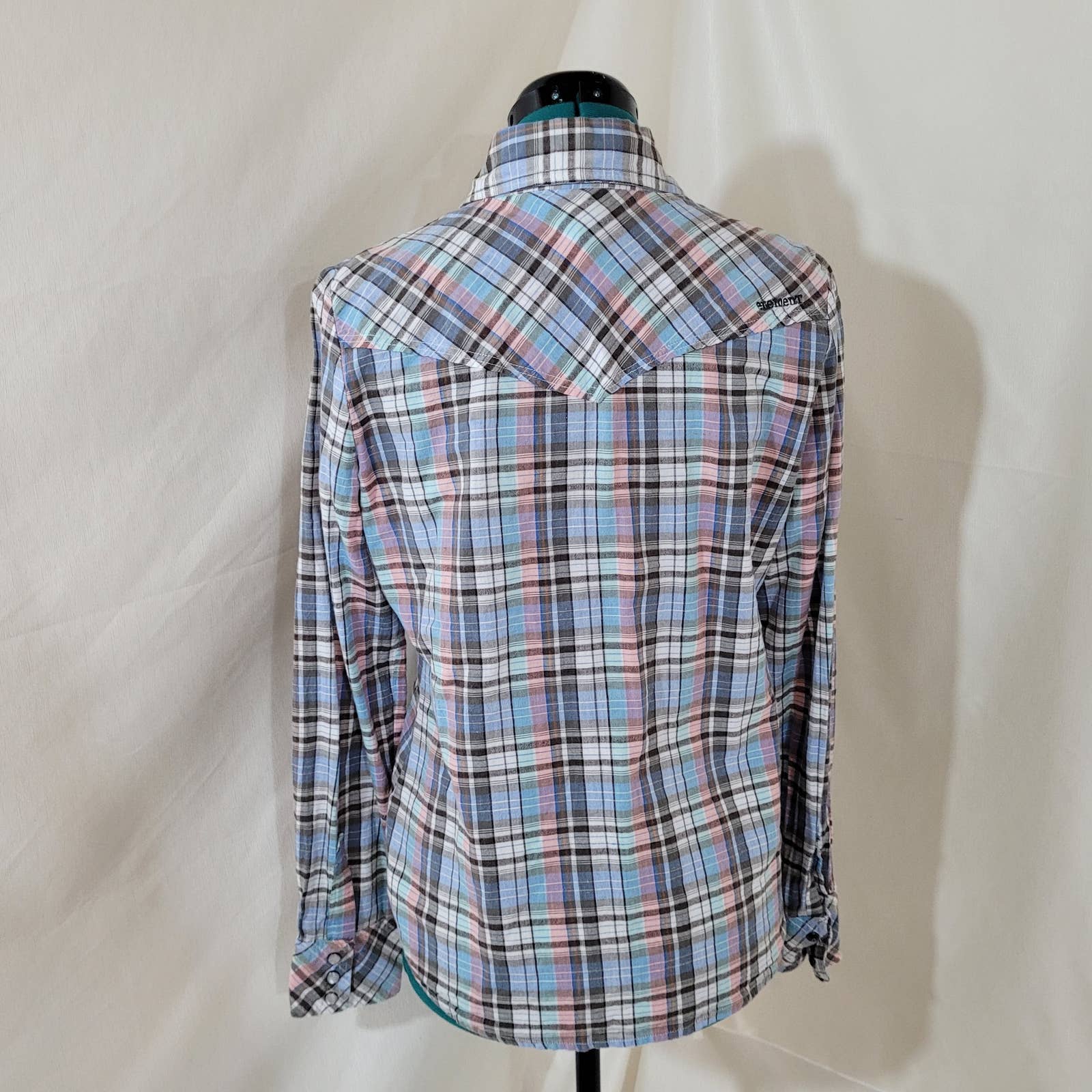 Element Plaid Cotton Button Up Shirt - Size LargeMarkita's ClosetElement