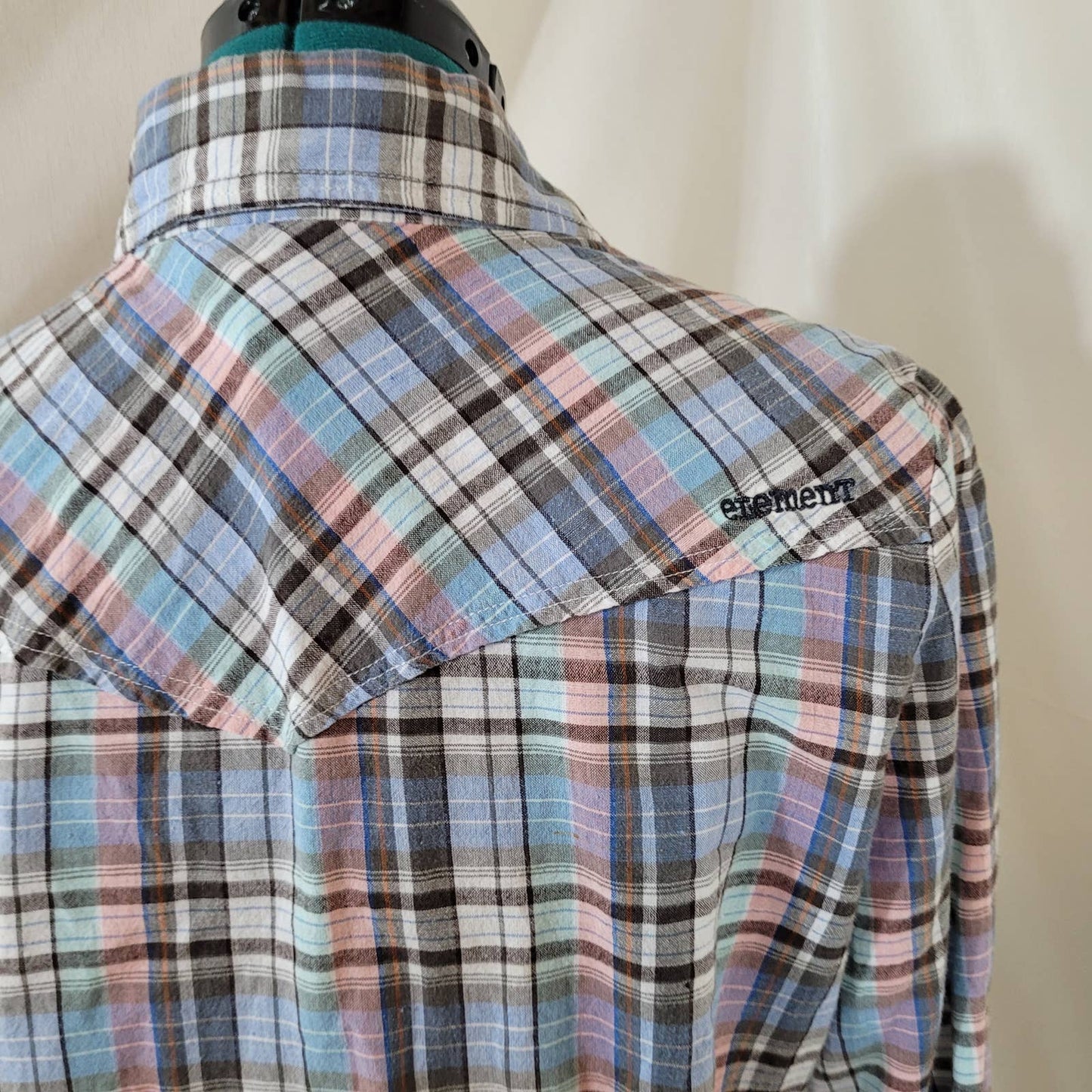 Element Plaid Cotton Button Up Shirt - Size LargeMarkita's ClosetElement
