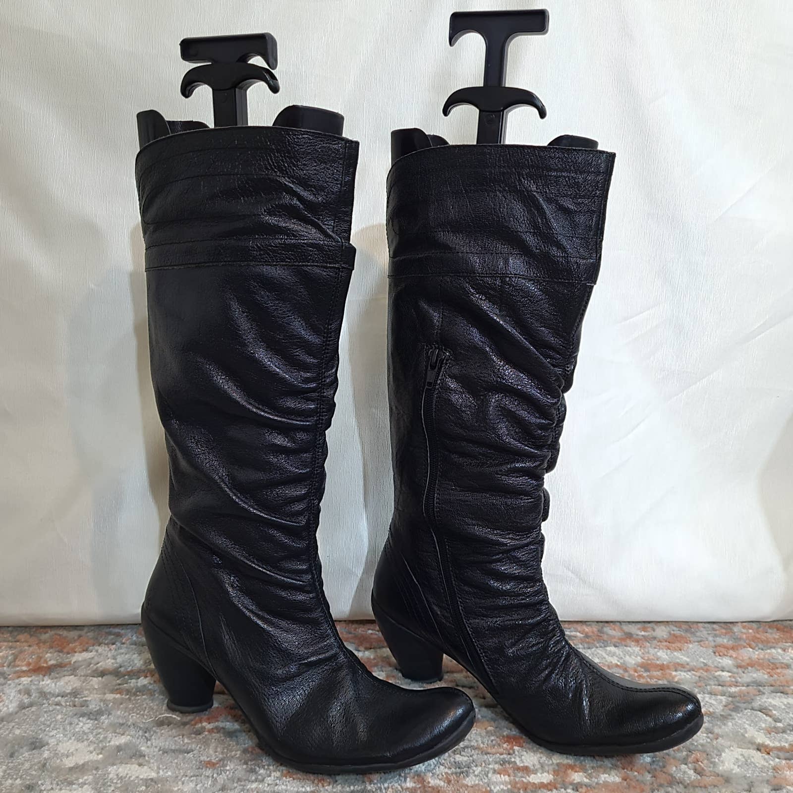 Fly London Black Leather Rouched Front Boots - Size 7.5Markita's ClosetFLY London