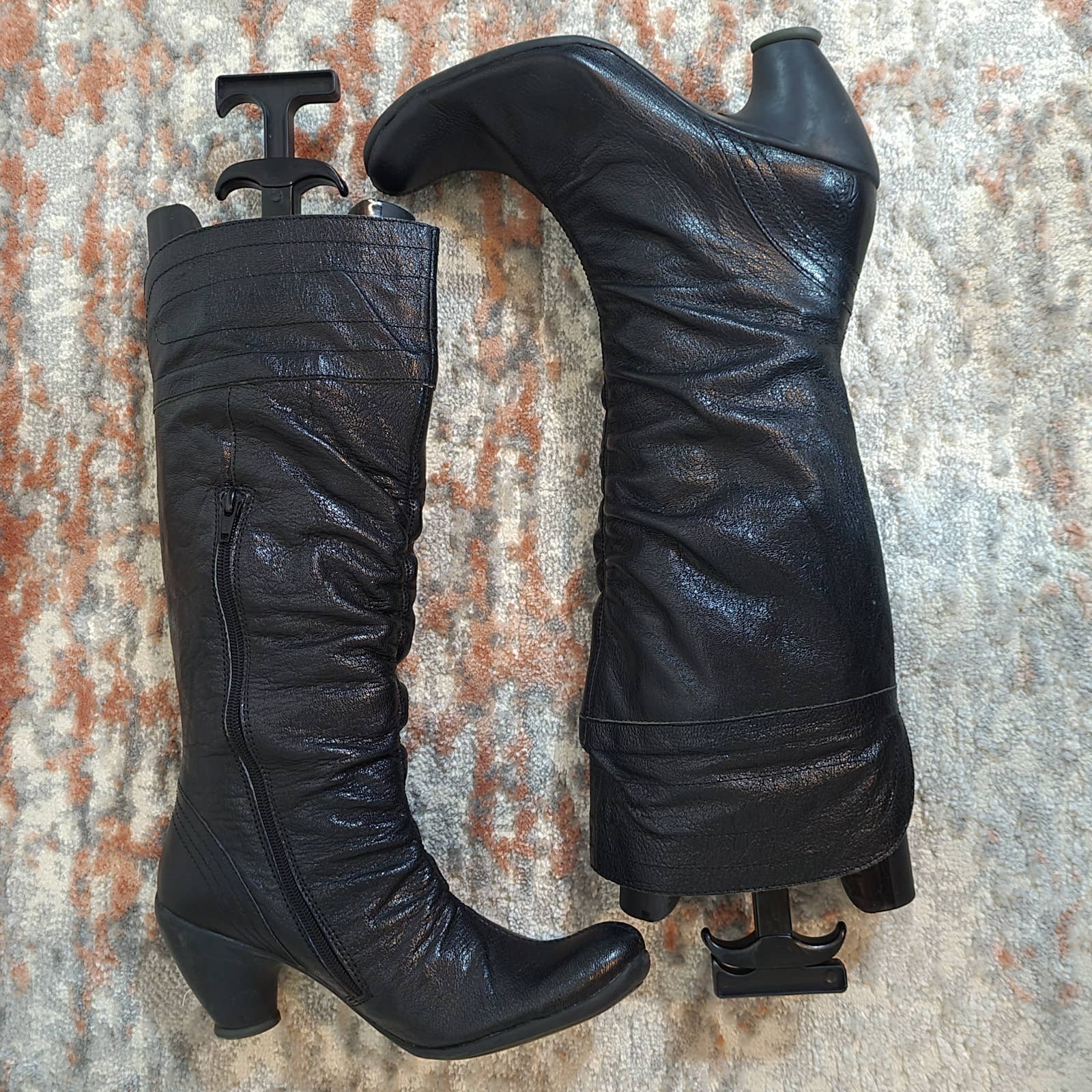 Fly London Black Leather Rouched Front Boots - Size 7.5Markita's ClosetFLY London