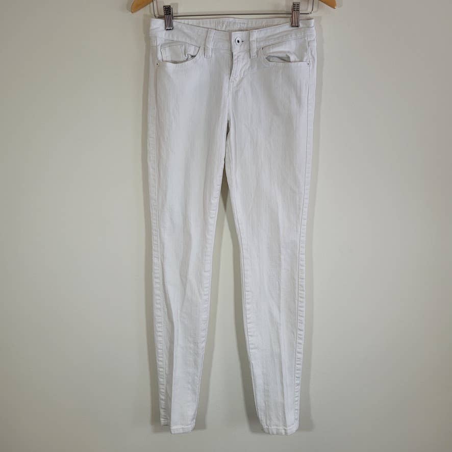 Guess Brittney Skinny White Jeans - Size 26Markita's ClosetGUESS