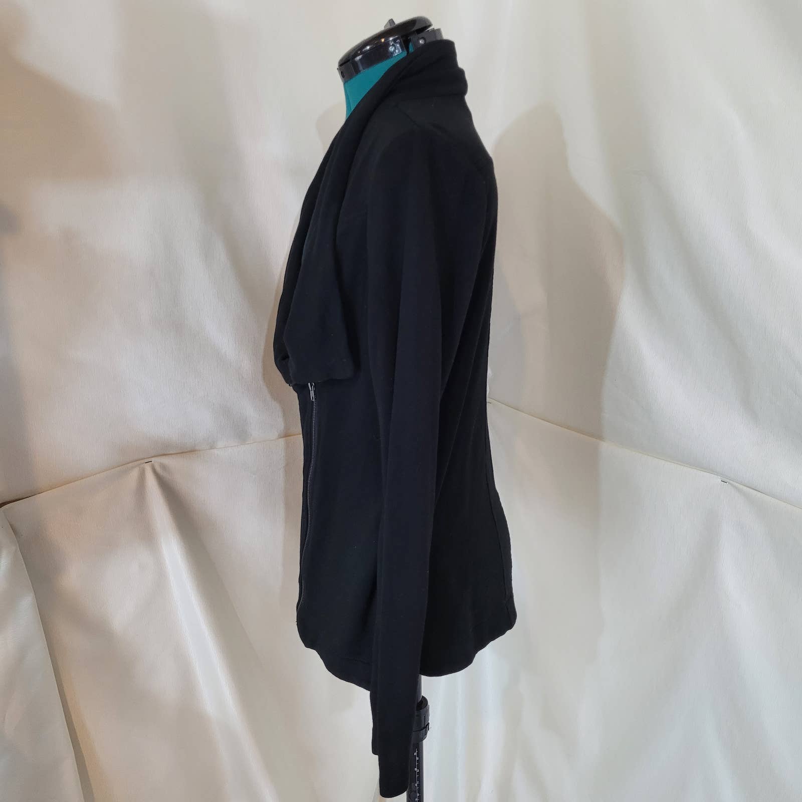 H by Bordeaux Black Zip Up Sweater Jacket - Size MediumMarkita's ClosetH by bordeaux