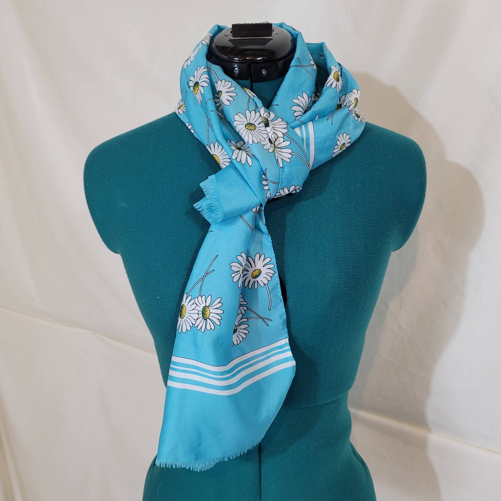 Long Blue Rectangle Scarf with White DaisiesMarkita's ClosetUnbranded