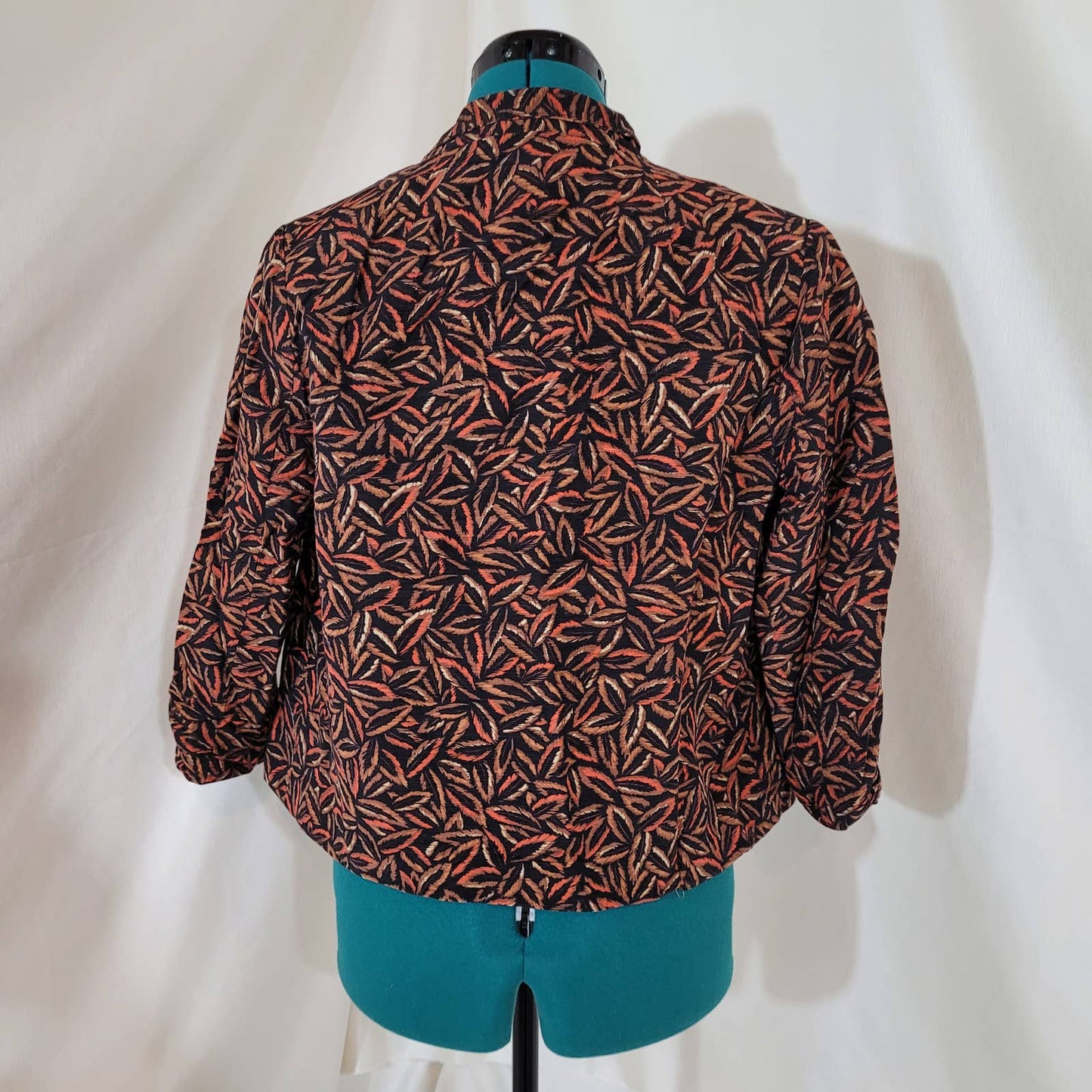 Silkland Petite Abstact Pattern Silk Blazer Jacket with Brooch - Size MediumMarkita's ClosetSilkland