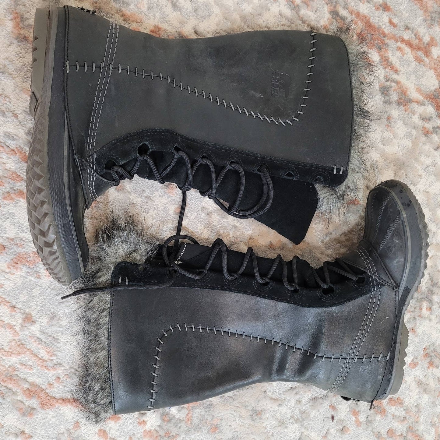 Sorel Cate the Great Black Leather Winter Boots with Faux Fur Trim - Size 8Markita's ClosetSorel