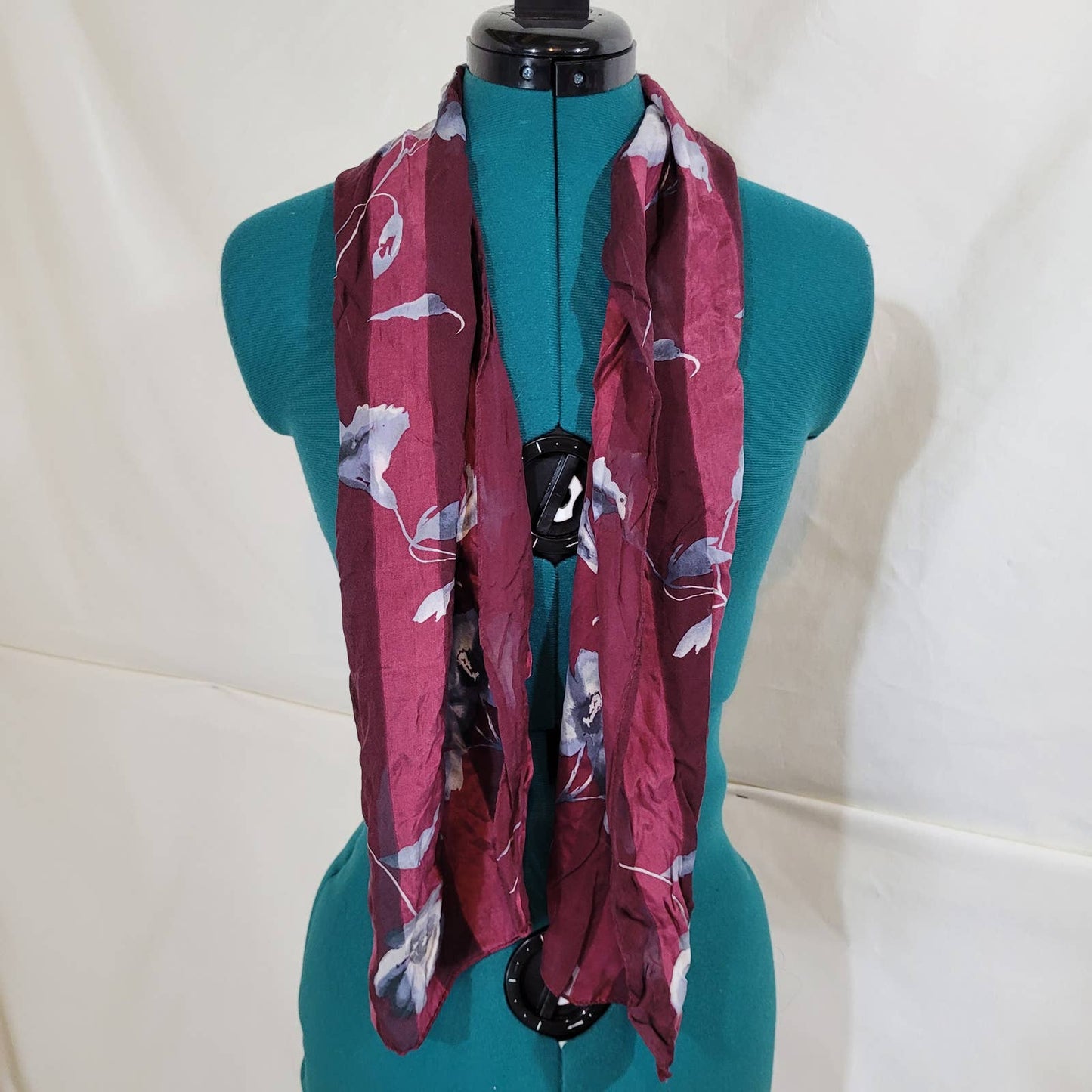 Striped Long Red Scarf with Gray Floral PatternMarkita's ClosetUnbranded