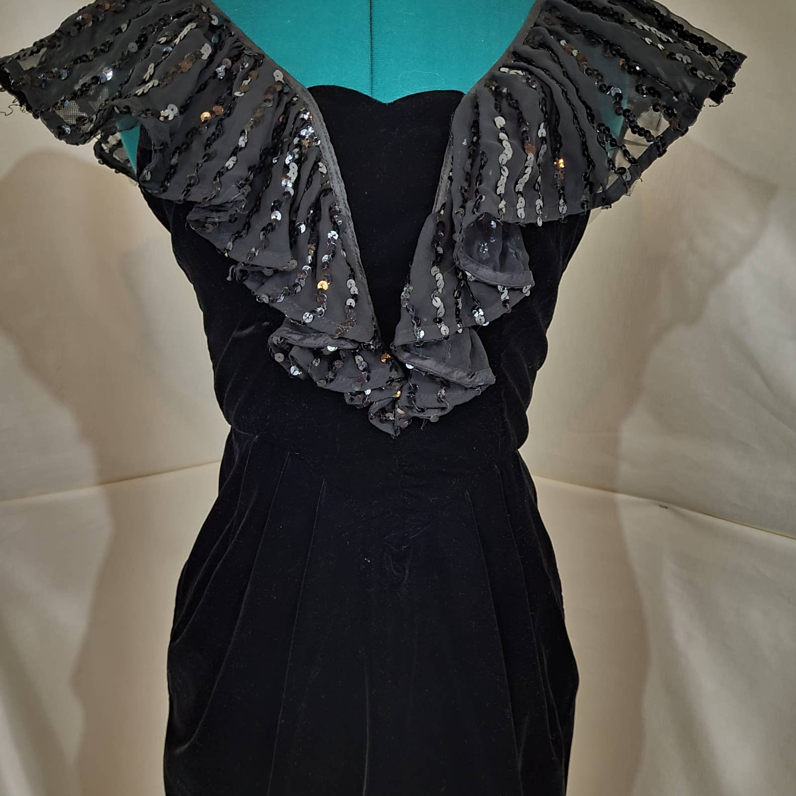 Vintage 1980s JS Collections Black Velvet Pencil Dress w Tulle Sequin CollarMarkita's ClosetJS Collections