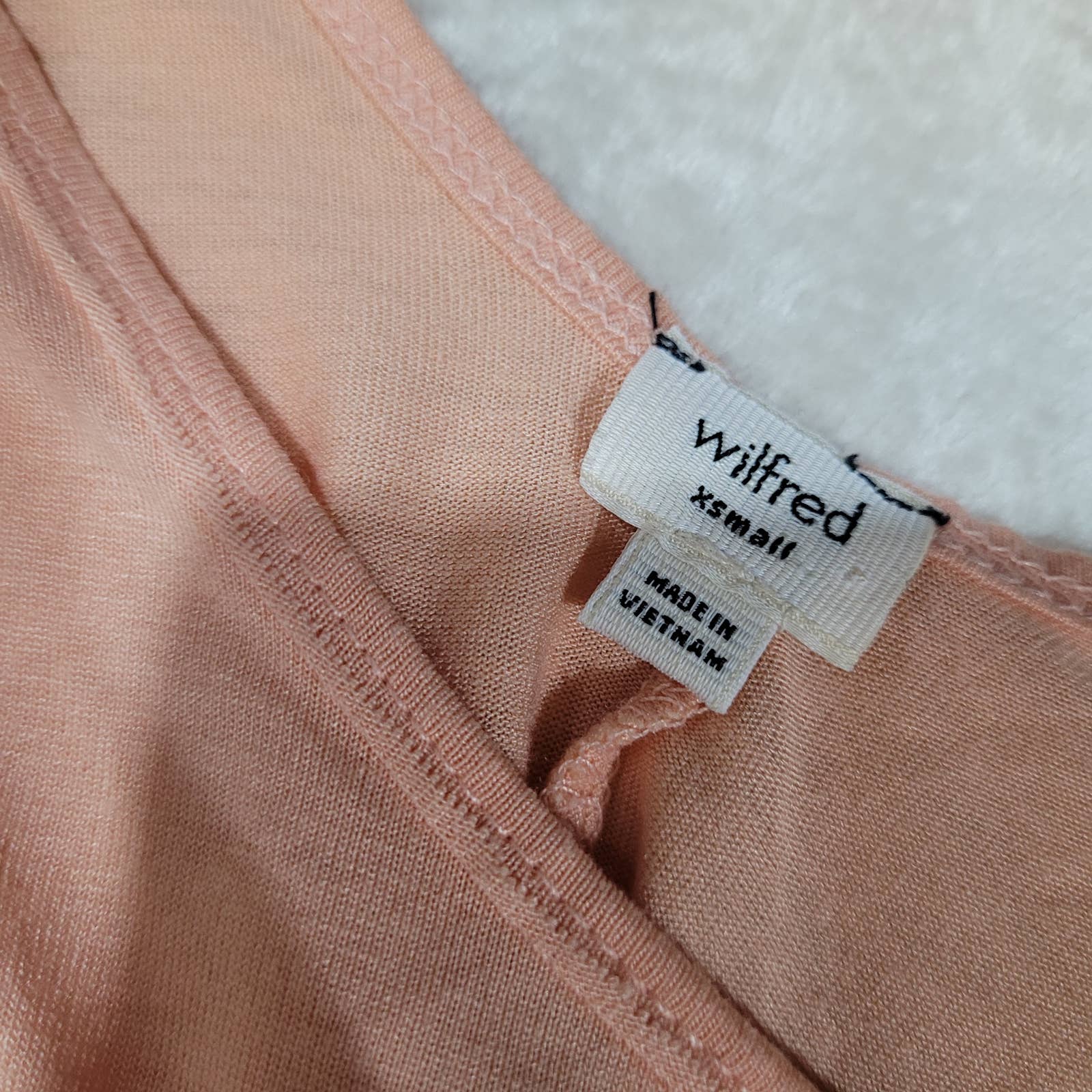 Wilfred Peach Dolman Sleeve T-Shirt with V-Neck Back - Size Extra SmallMarkita's ClosetAritzia